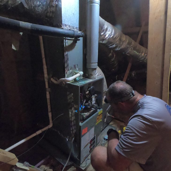 Inspecting the furnace during operation | home inspectors Fayetteville AR | Fayetteville AR | Home Inspection